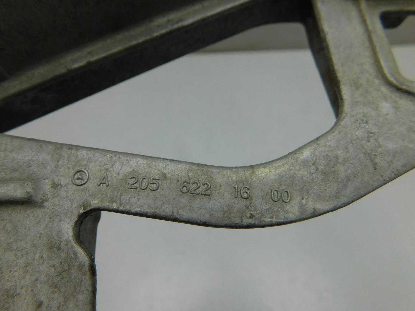 Крепеж фары