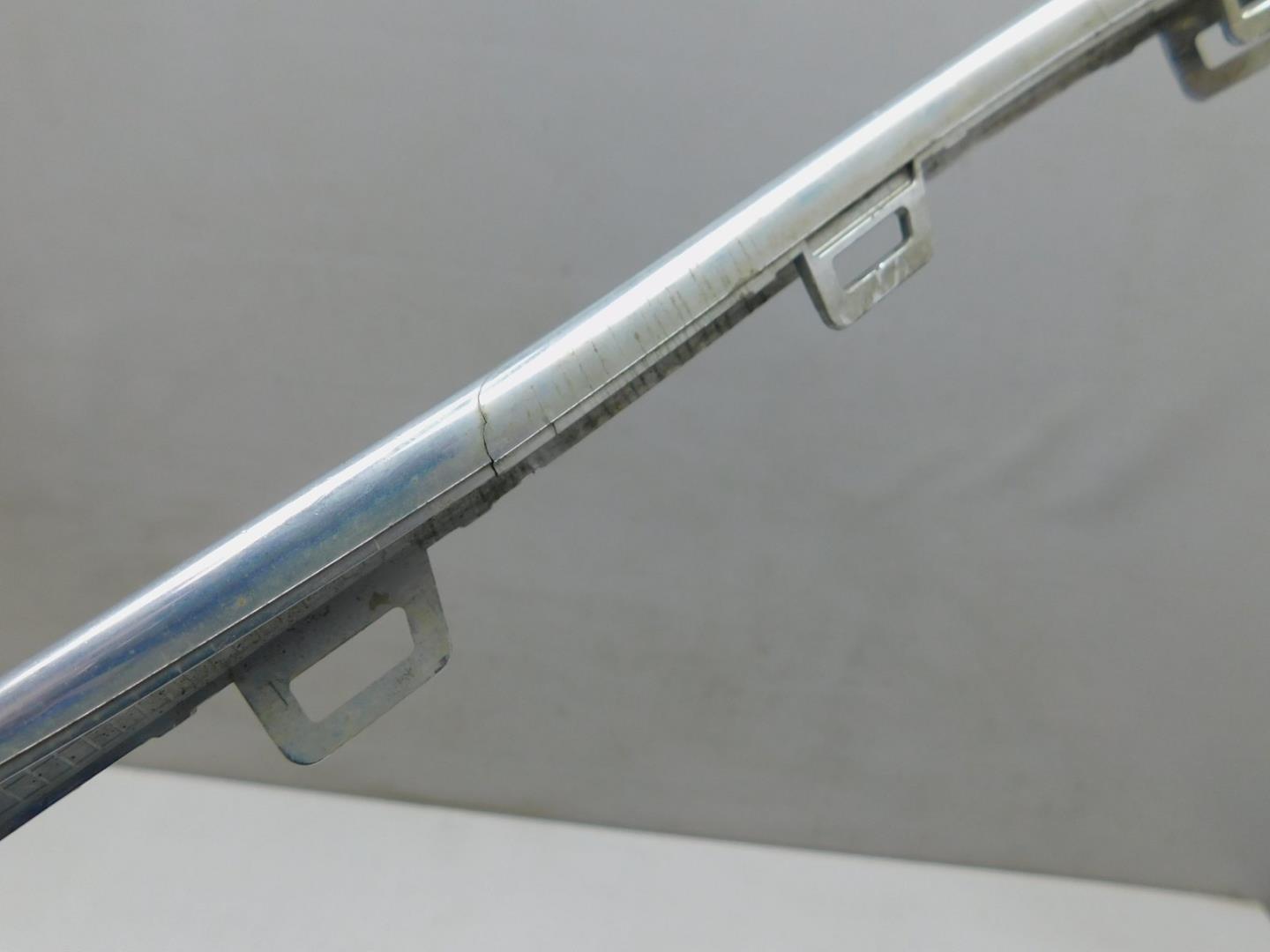 Молдинг переднего бампера