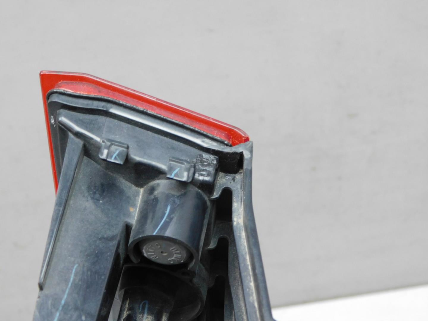 Фонарь задний в бампер правый