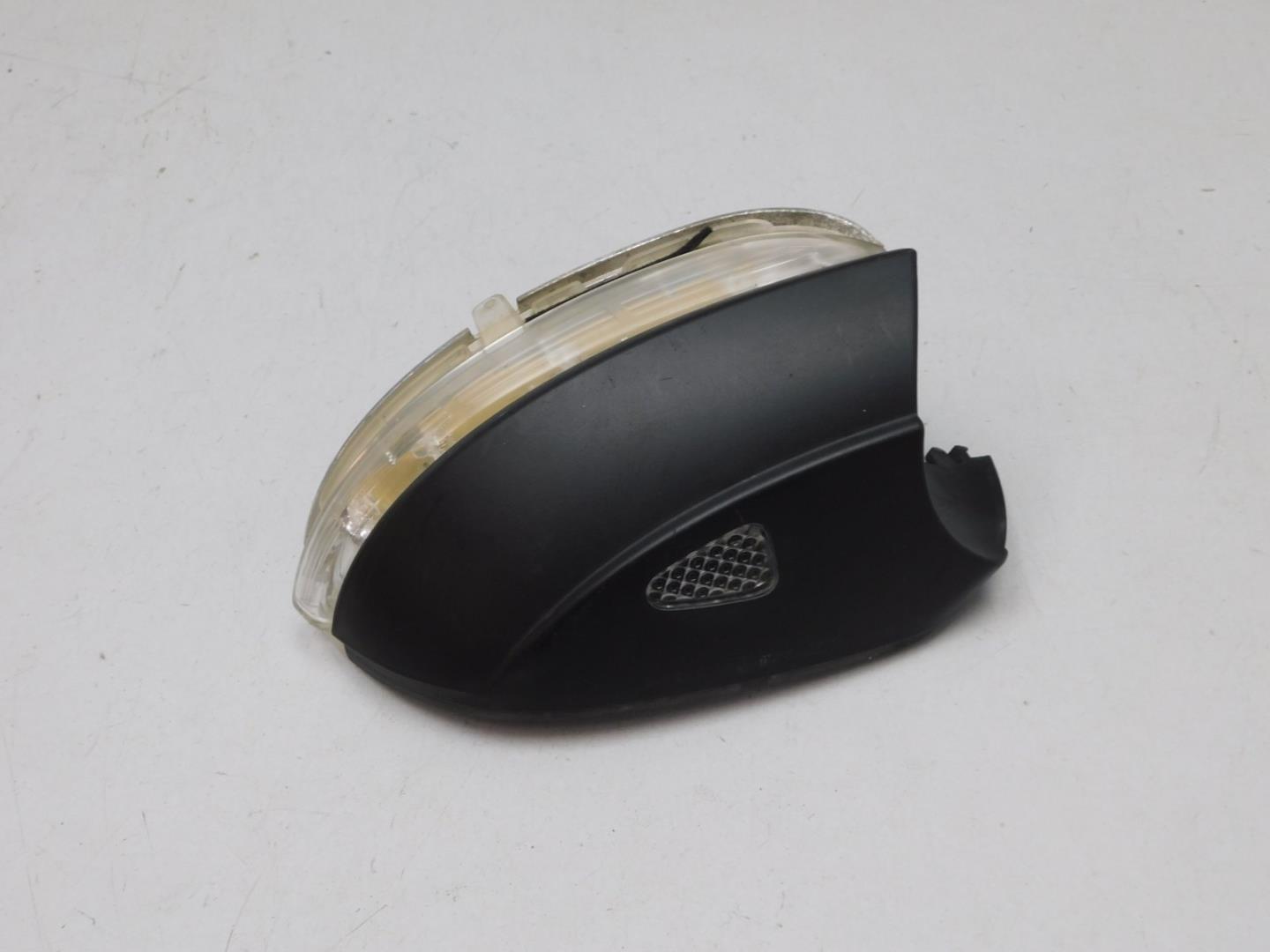 Повторитель поворота белый