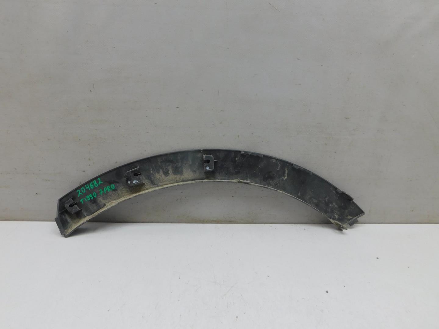 Накладка заднего крыла правого