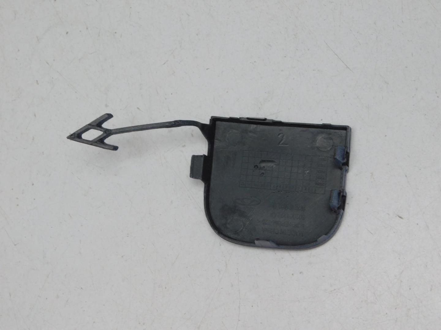 Заглушка буксировочного крюка