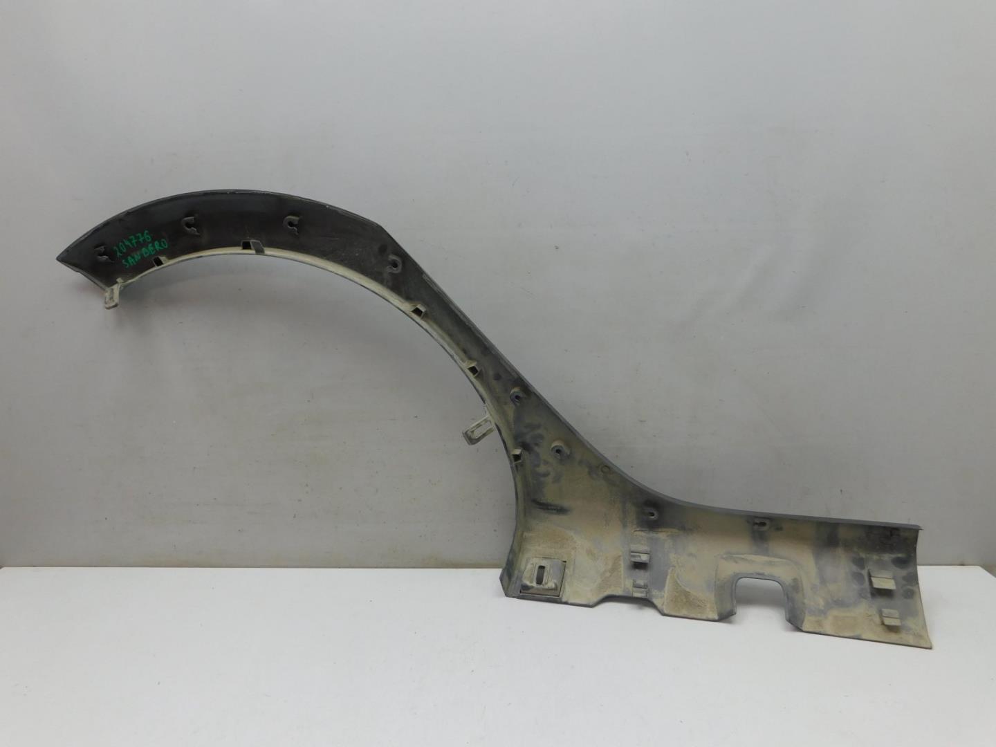 Накладка заднего крыла левого