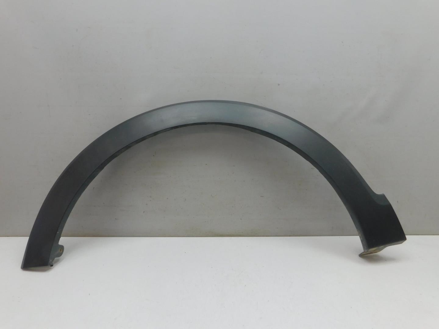 Накладка переднего крыла левого