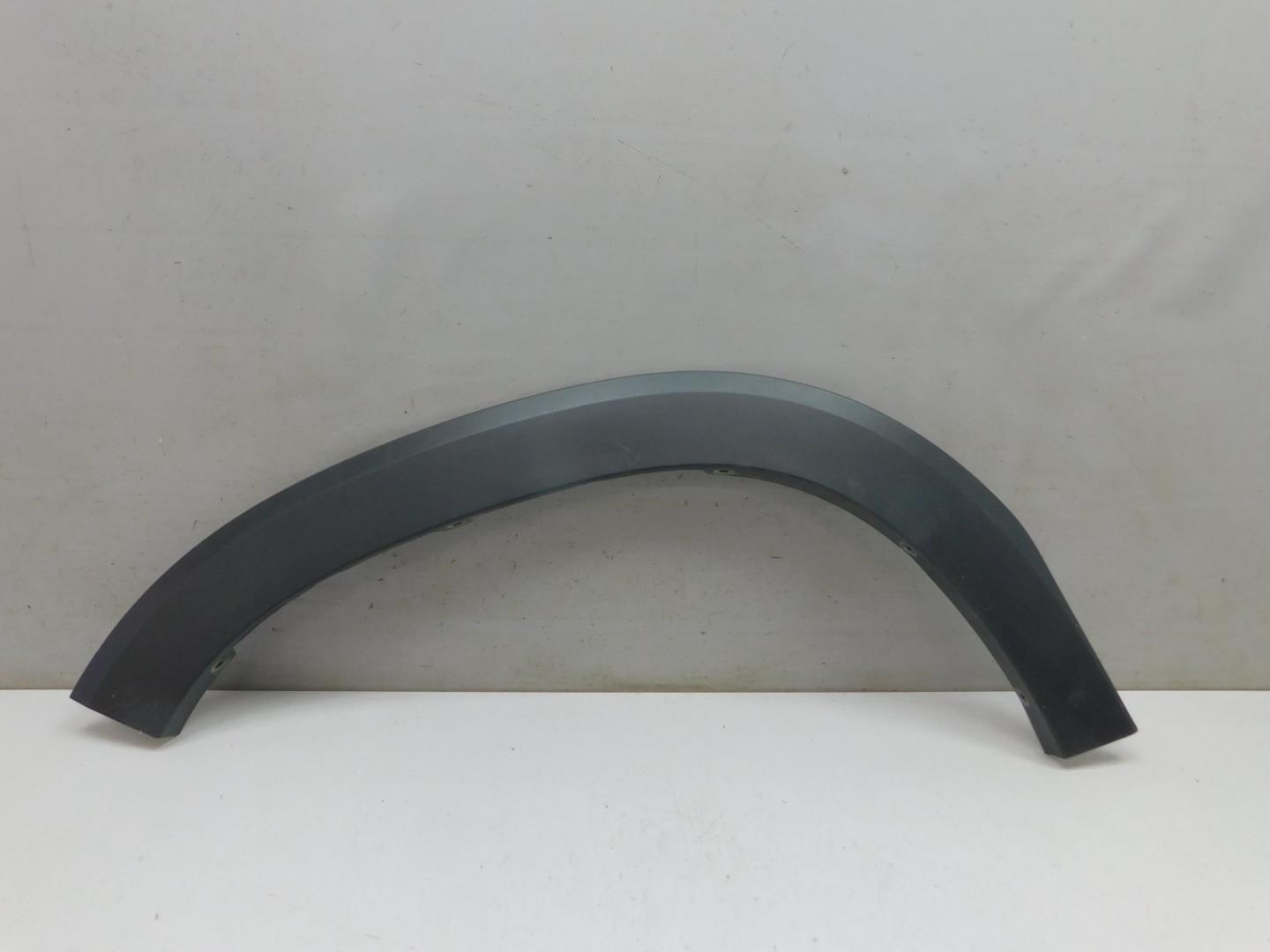 Накладка переднего крыла левого