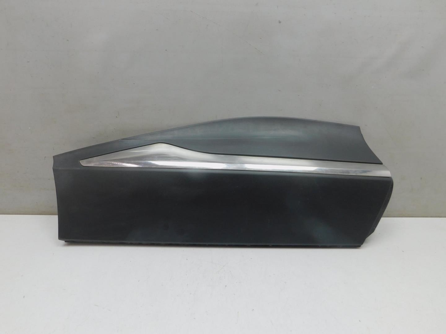 Накладка двери задней правой