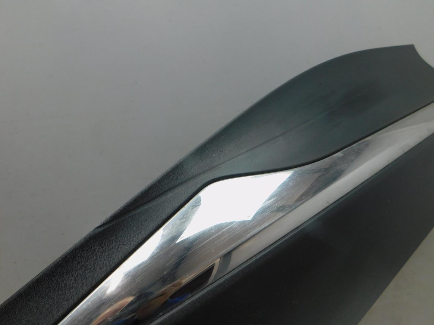 Накладка двери задней правой