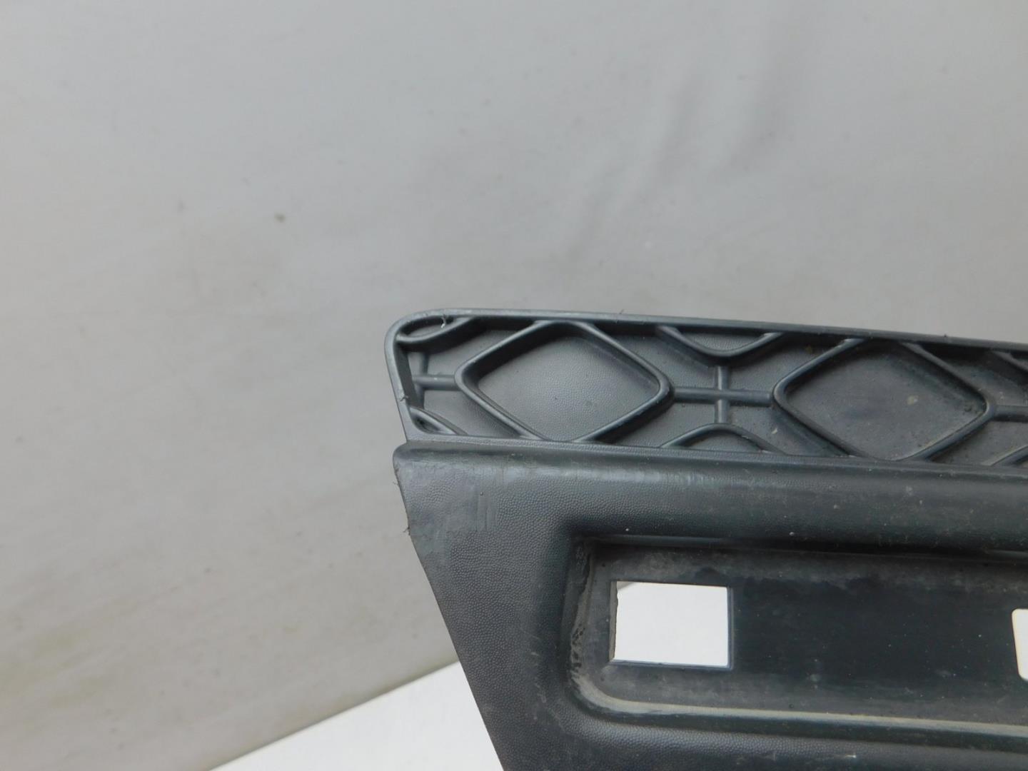 Накладка заднего бампера правая