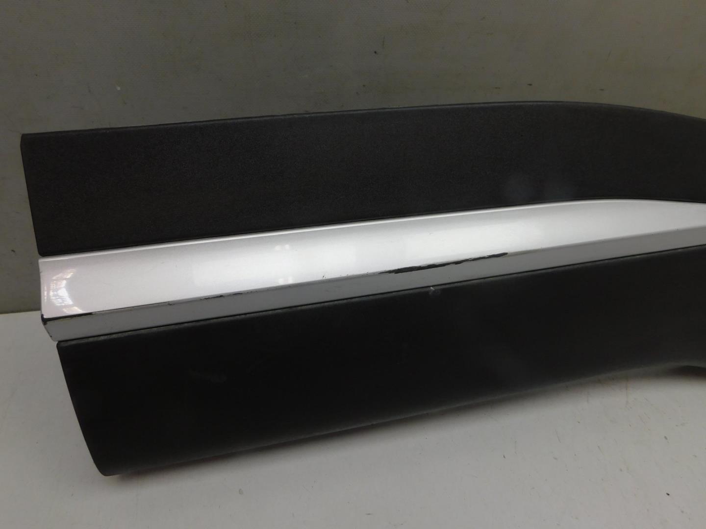 Накладка двери задней левой