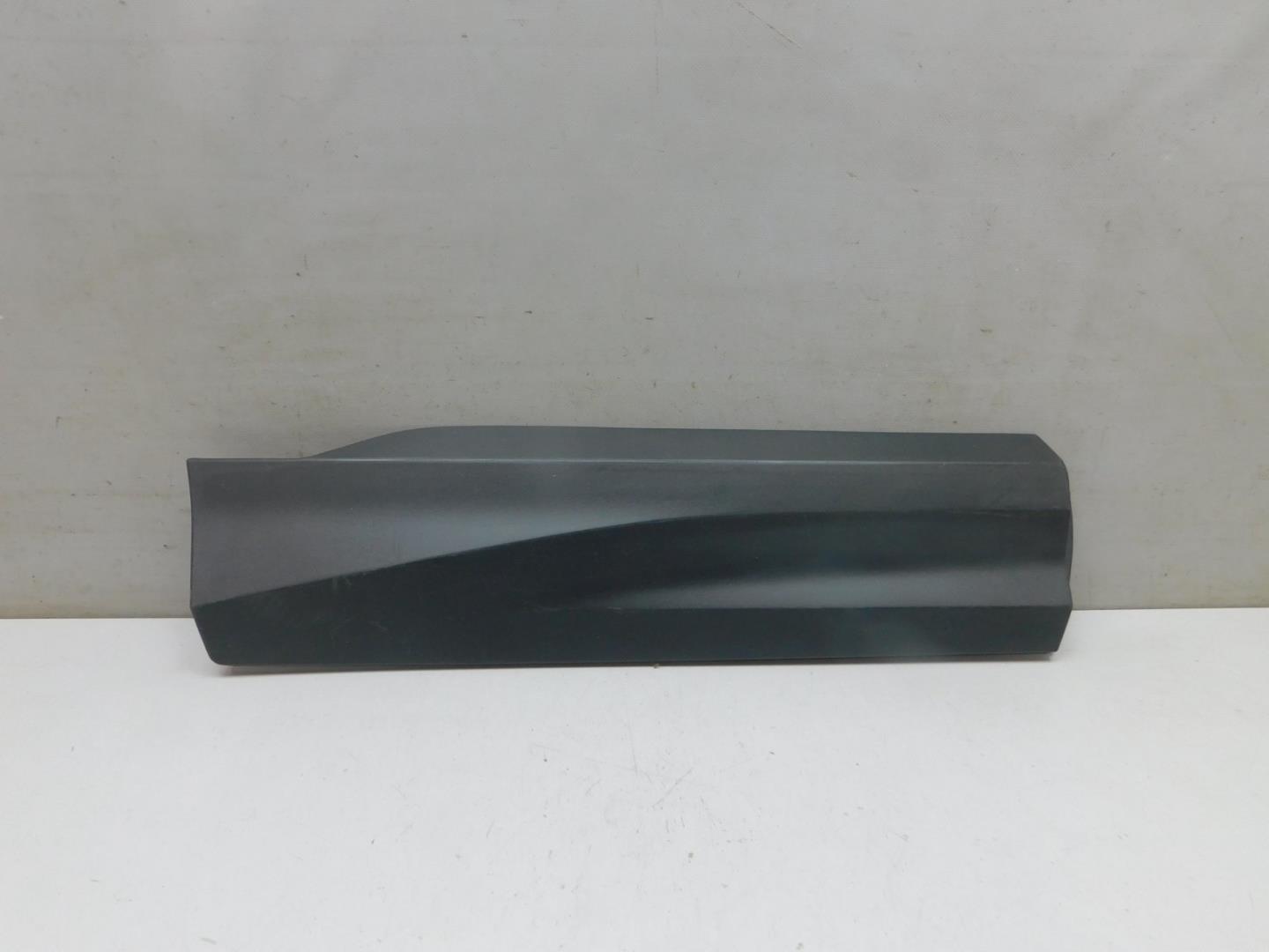 Накладка двери задней правой