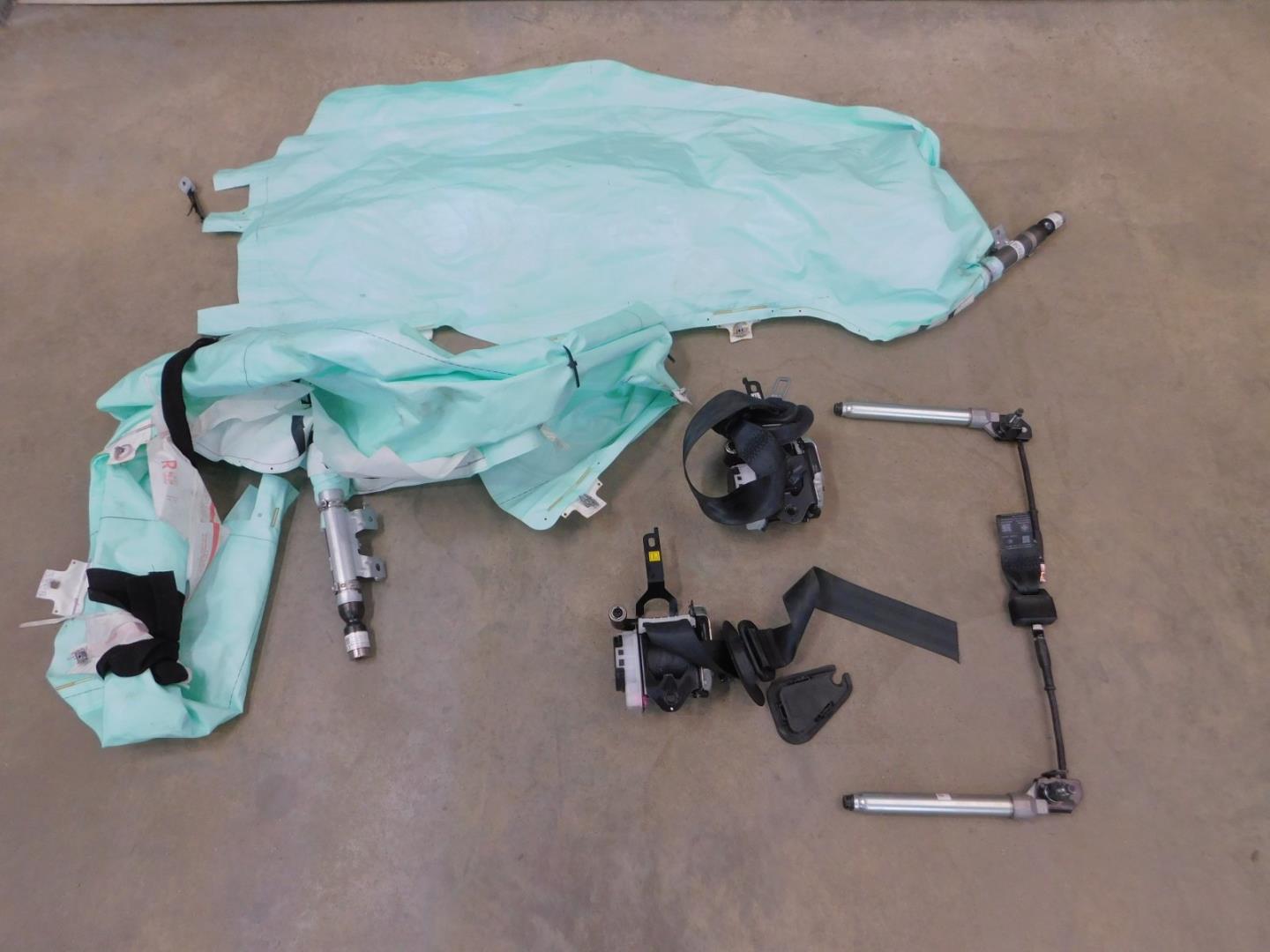 Подушка безопасности нижняя (для колен)