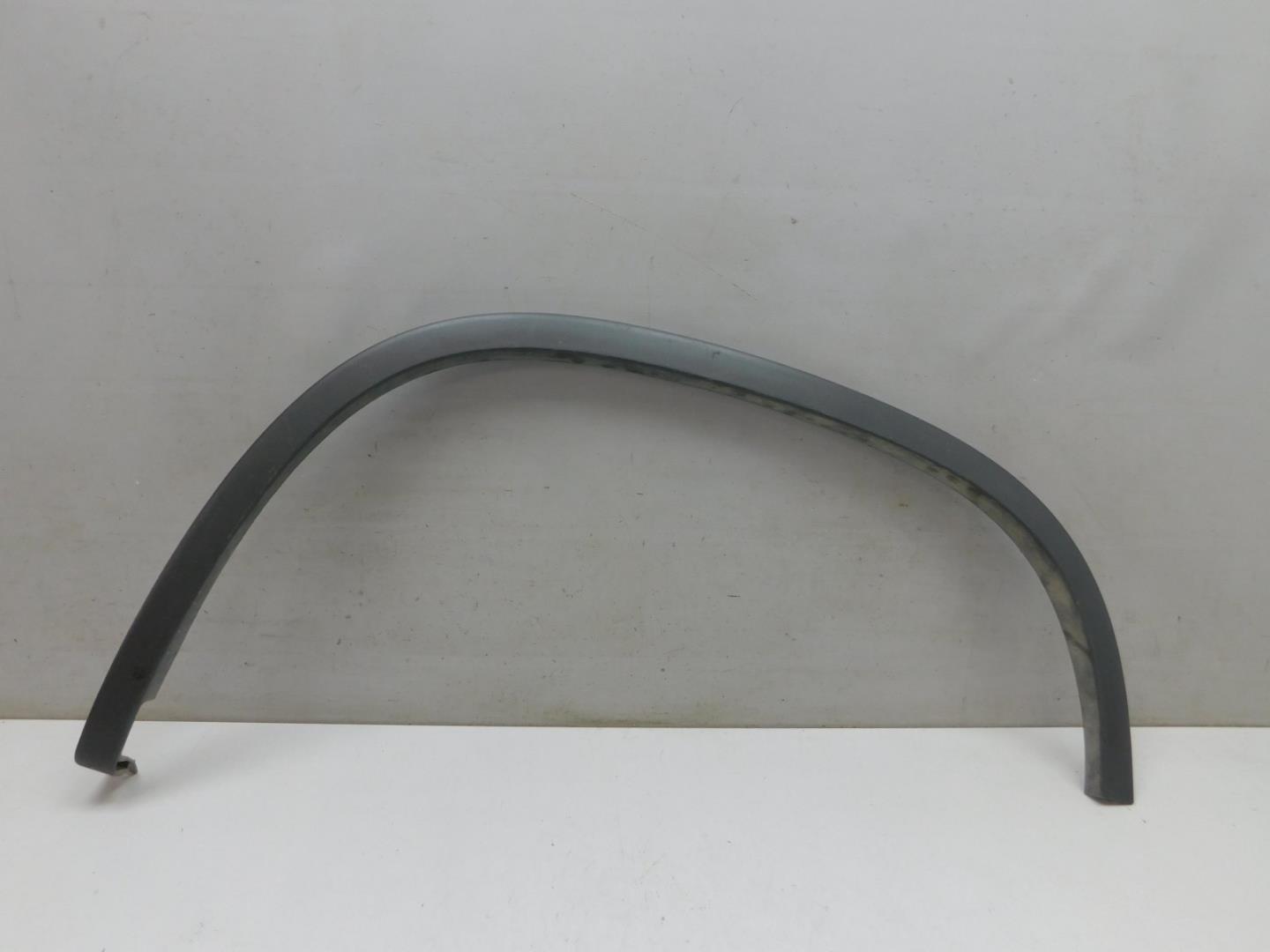 Накладка заднего крыла левого