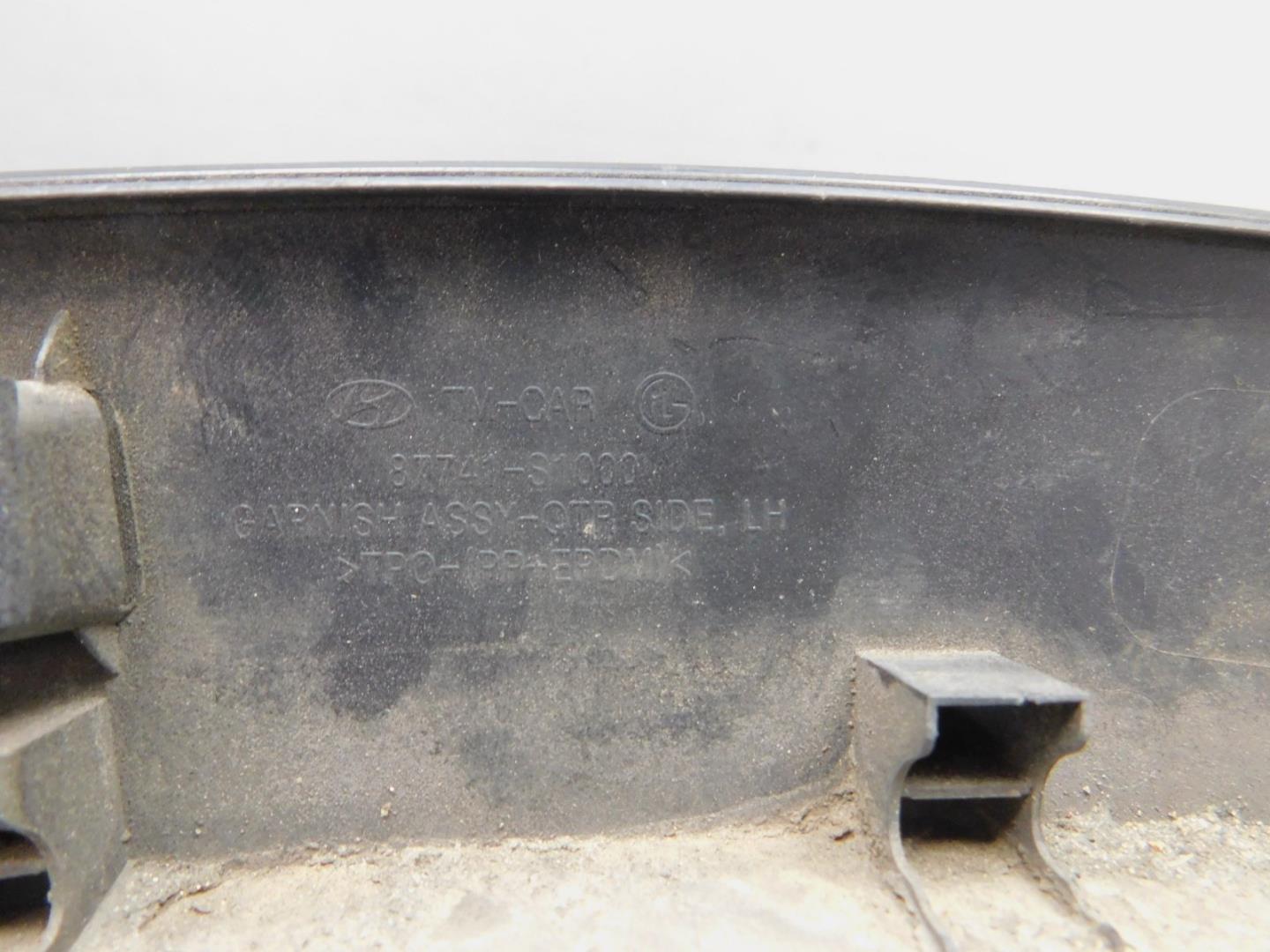 Накладка заднего крыла левого