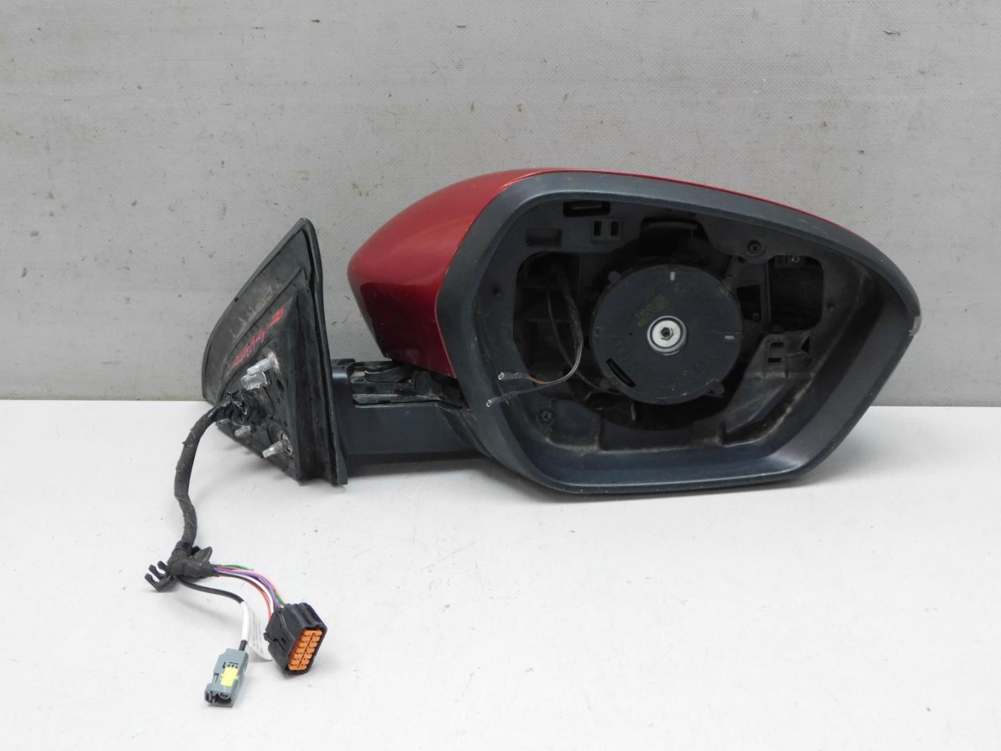 Зеркало правое электрическое