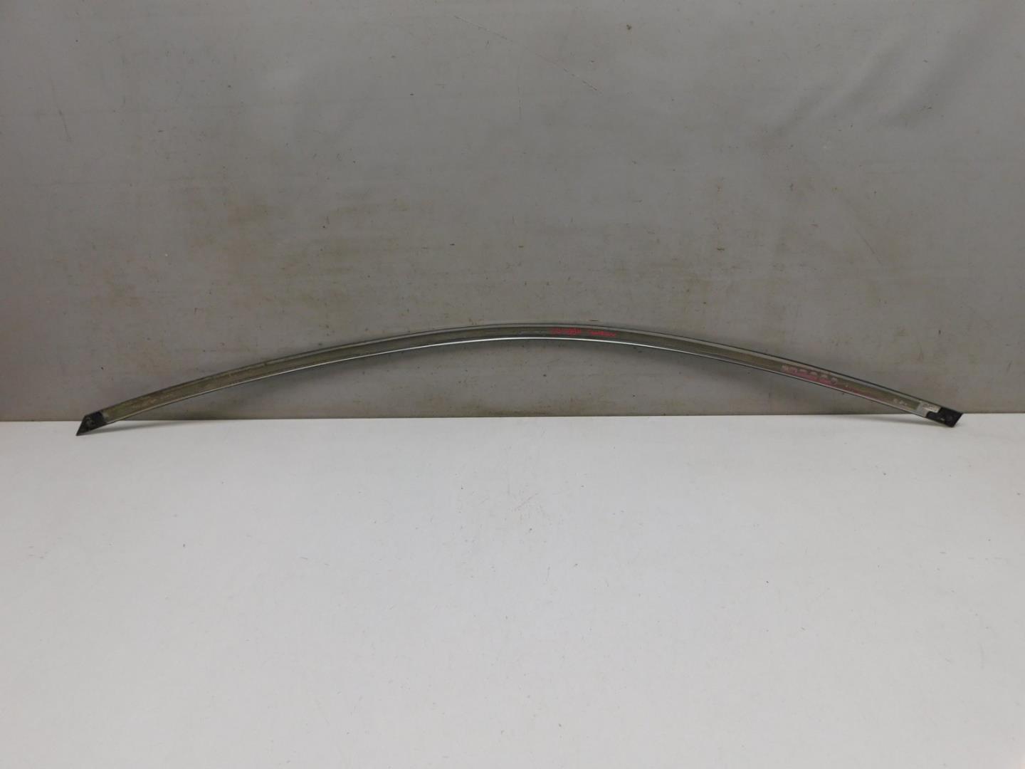 Молдинг передней правой двери