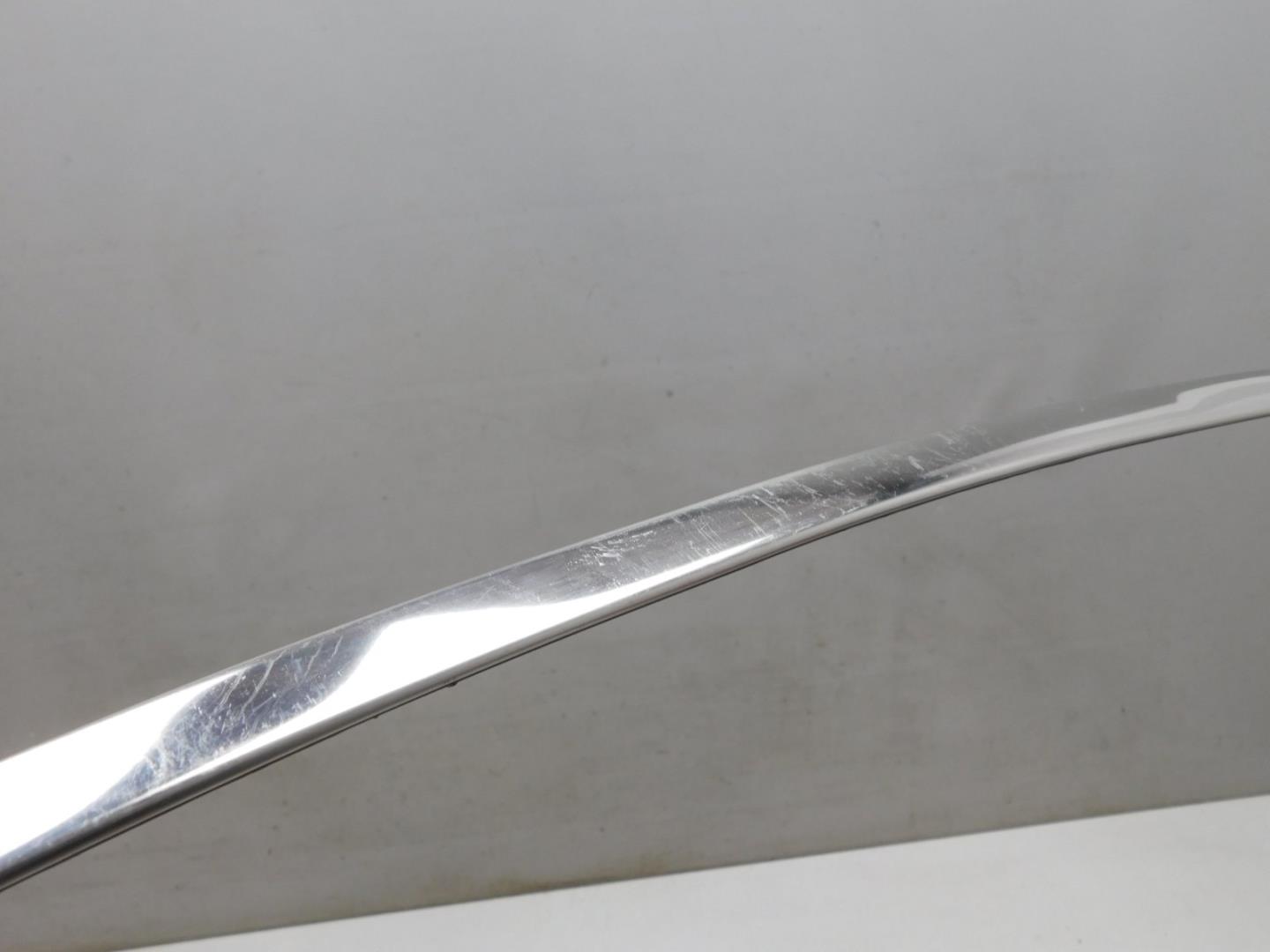 Молдинг передней правой двери