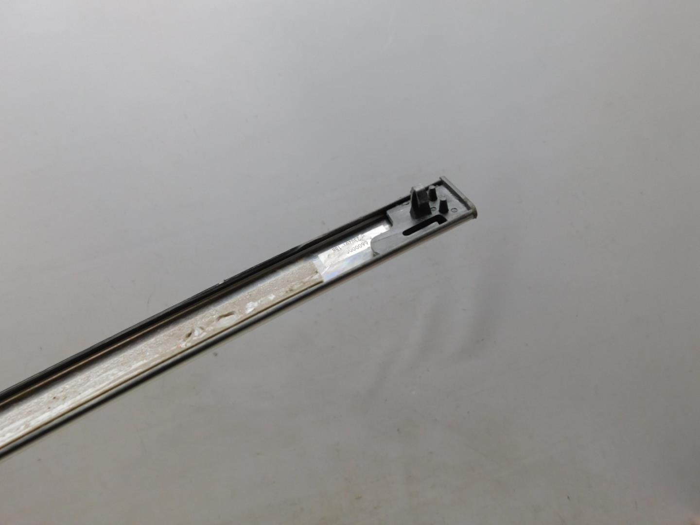 Молдинг передней правой двери