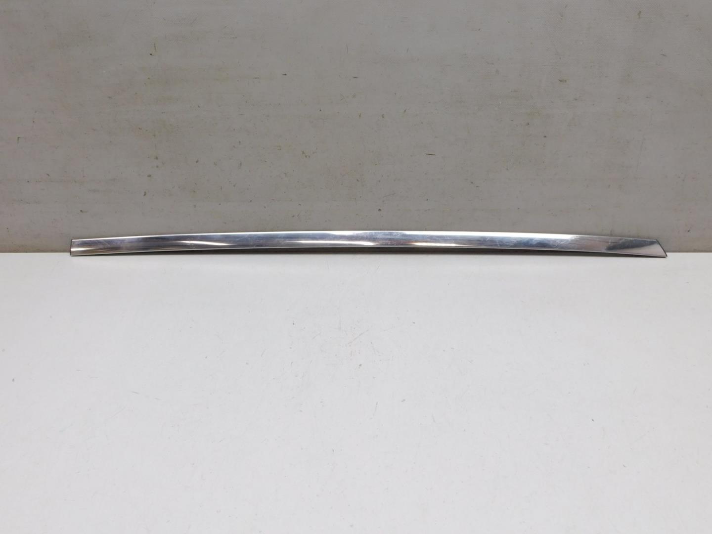 Молдинг задней левой двери