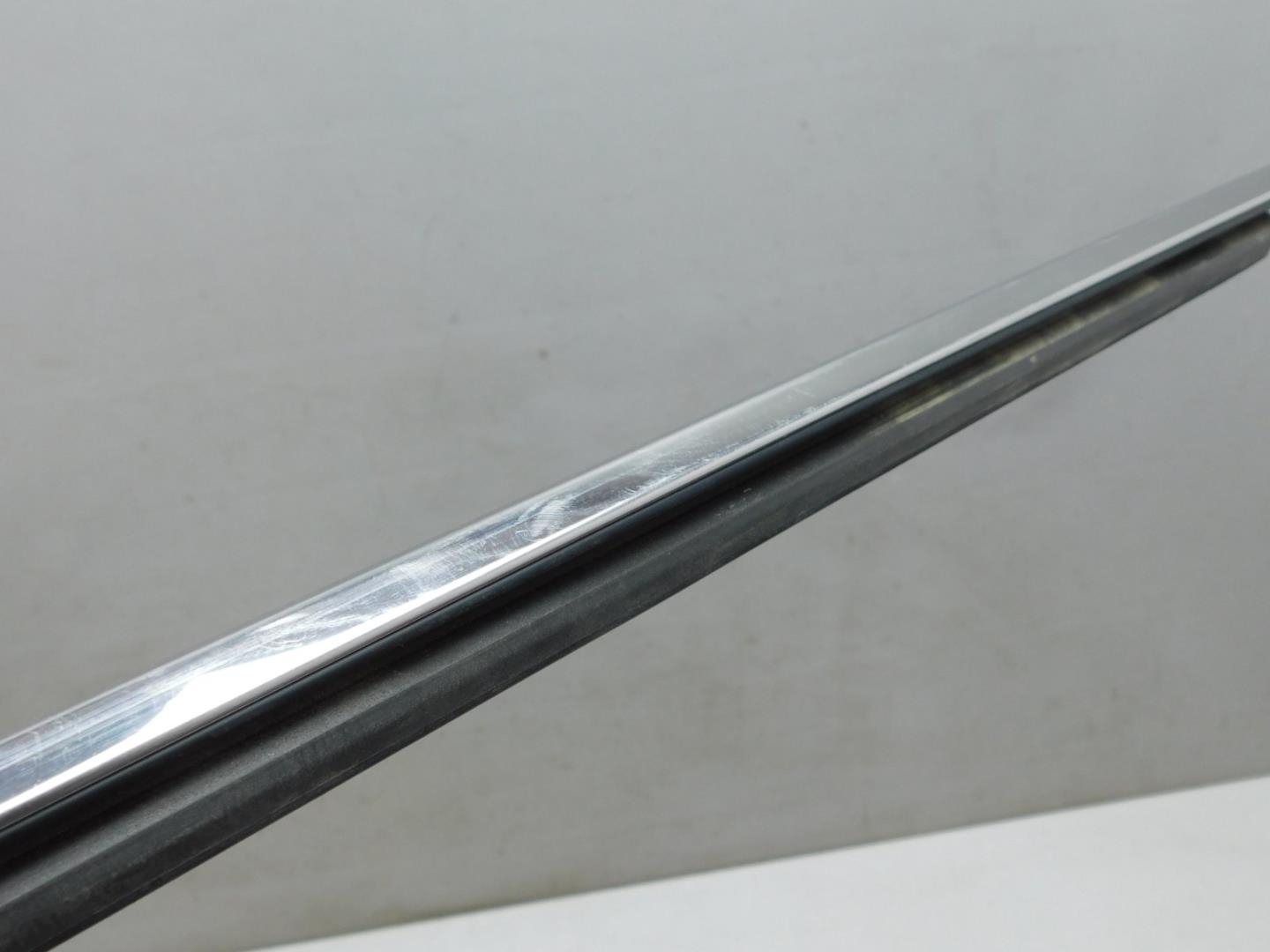 Накладка стекла заднего правого