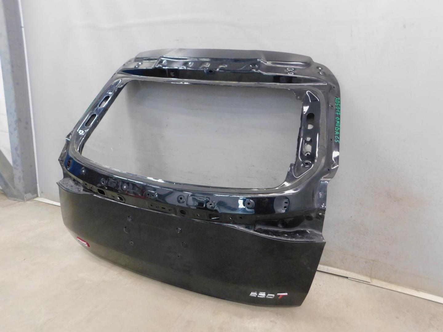 Дверь багажника