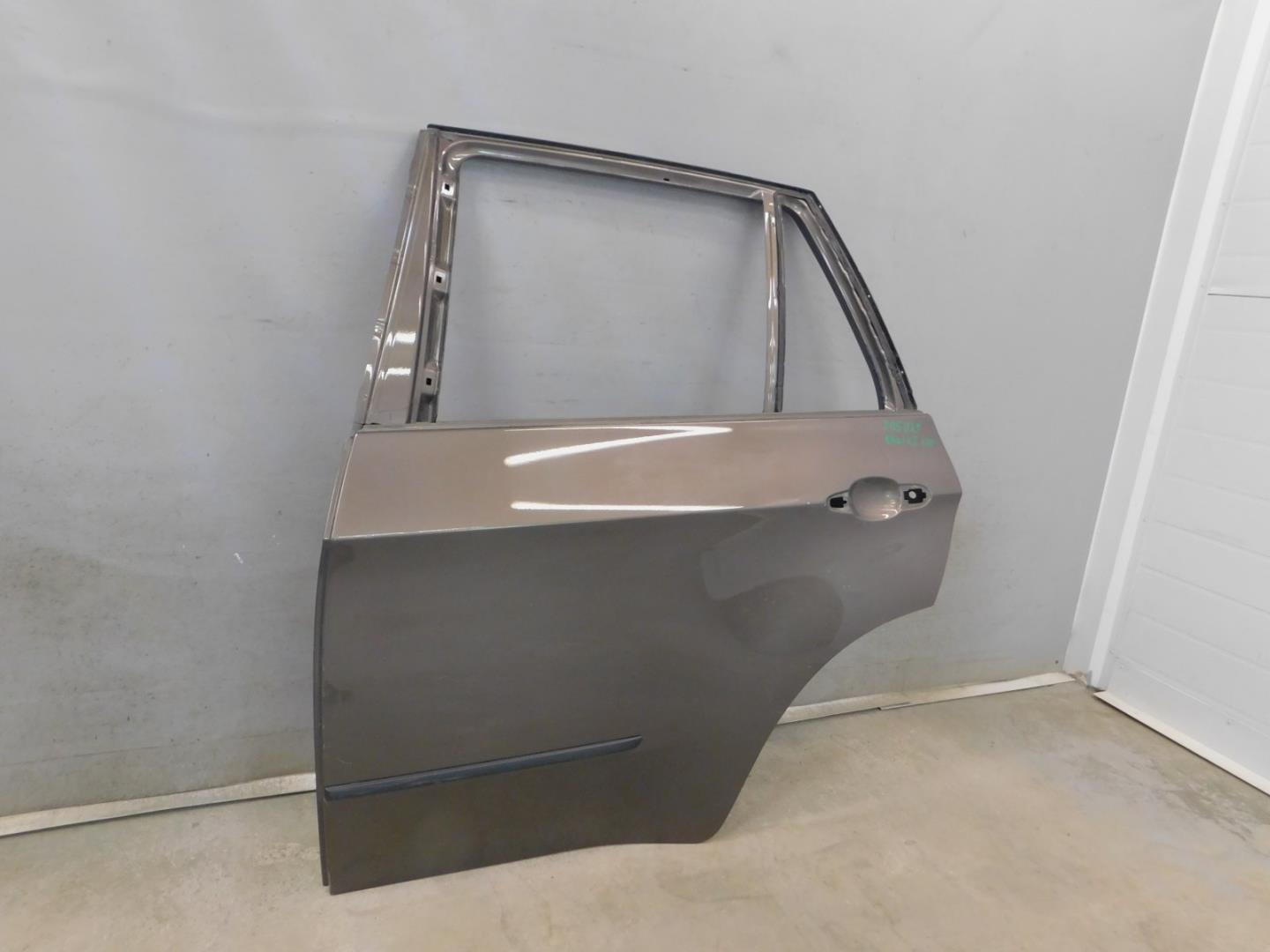 Дверь задняя левая