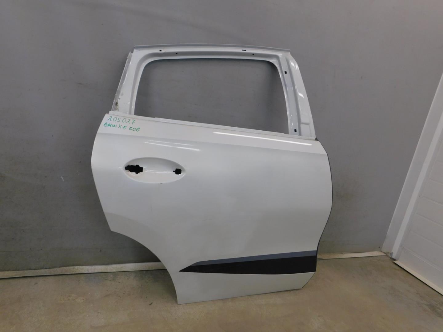 Дверь задняя правая