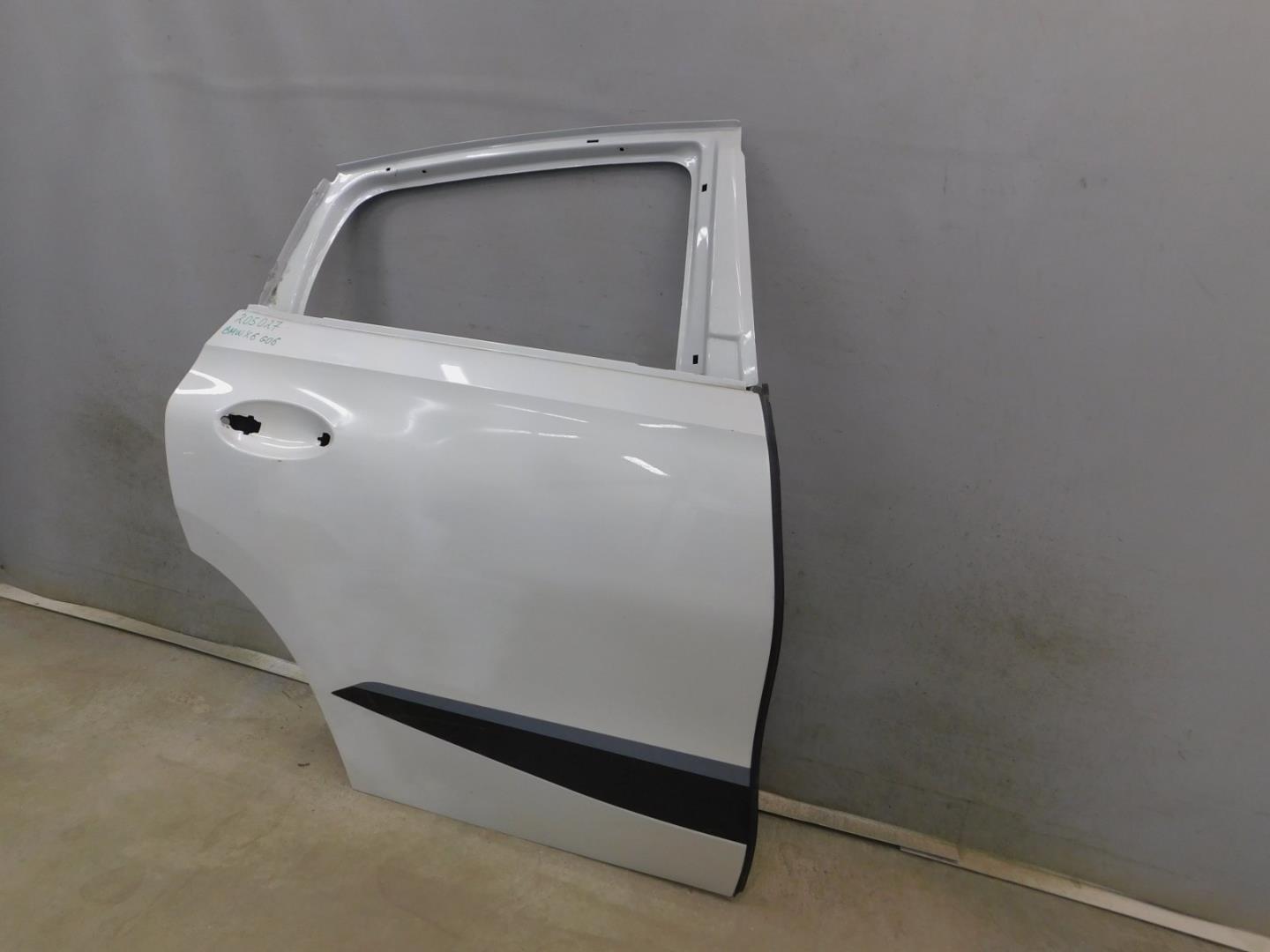 Дверь задняя правая
