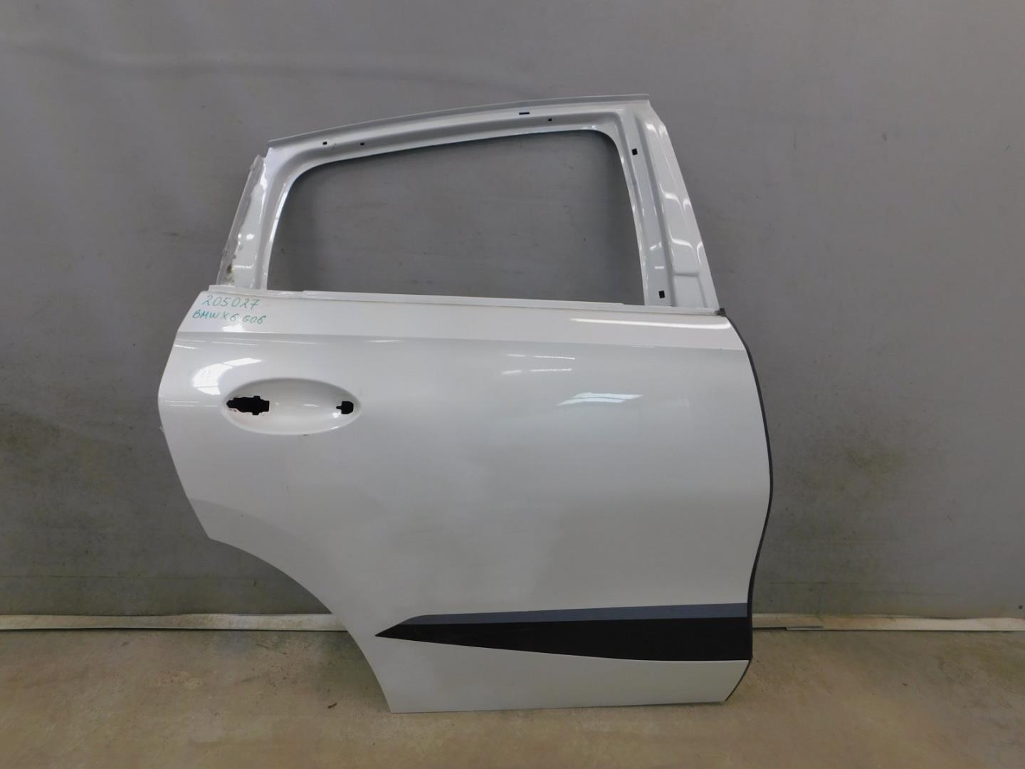 Дверь задняя правая