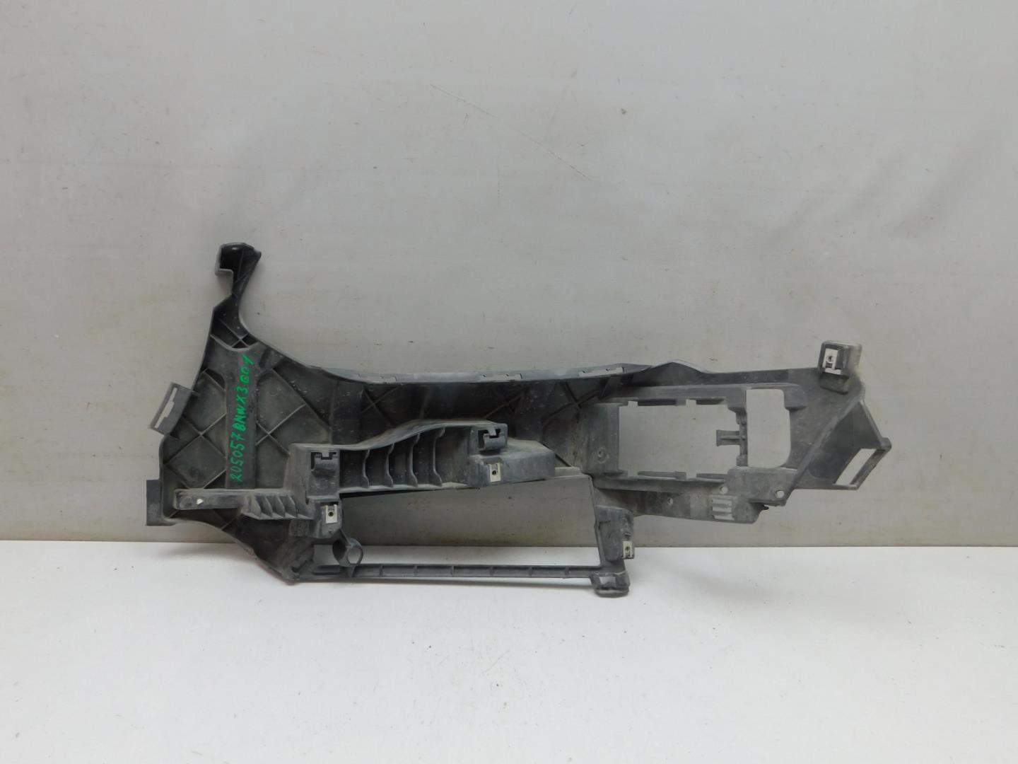 Кронштейн переднего бампера