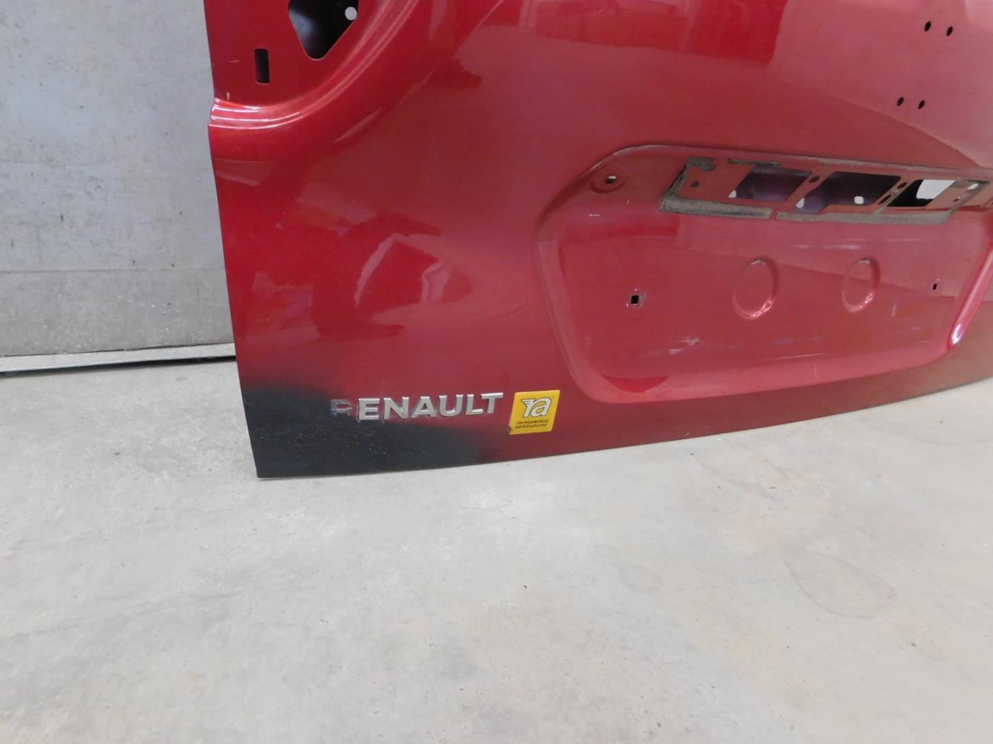 Дверь багажника