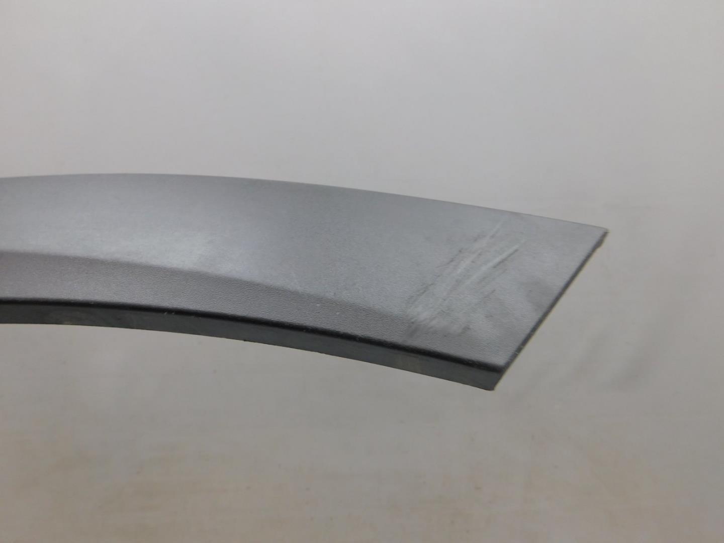 Накладка переднего крыла правого