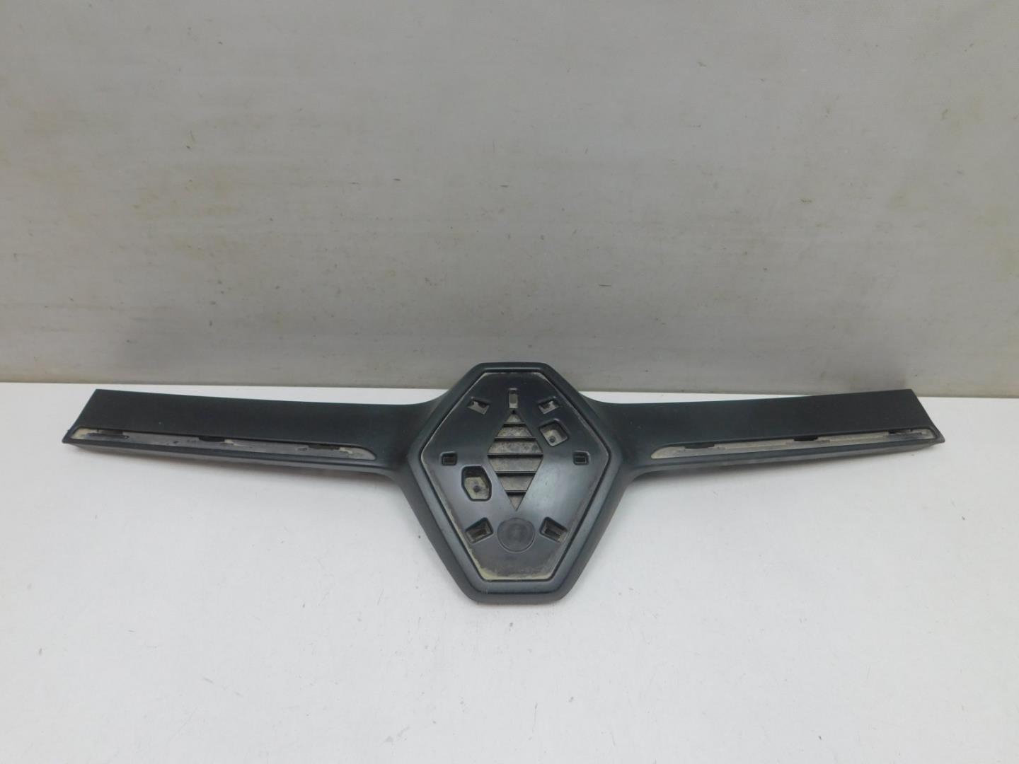 Накладка на решетку радиатора