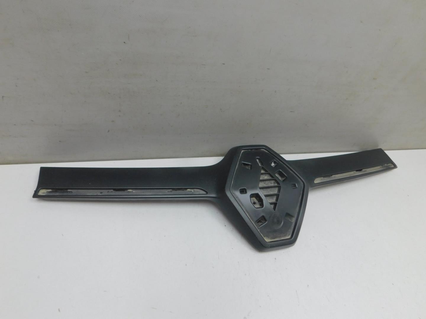 Накладка на решетку радиатора