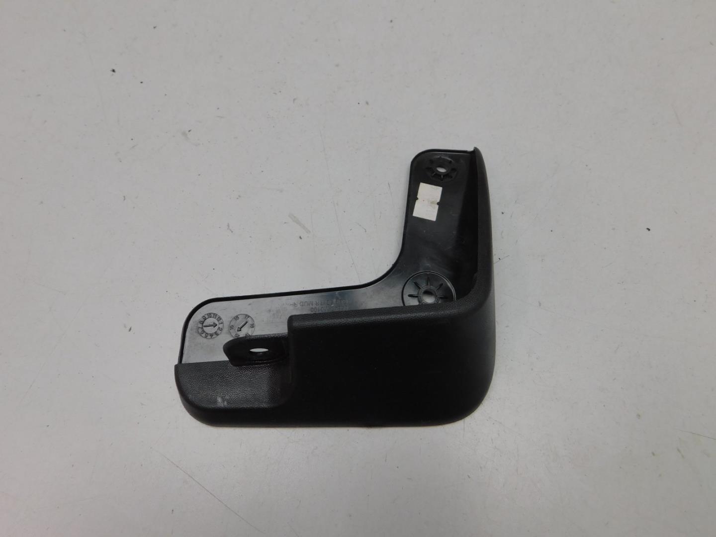 Брызговик задний правый