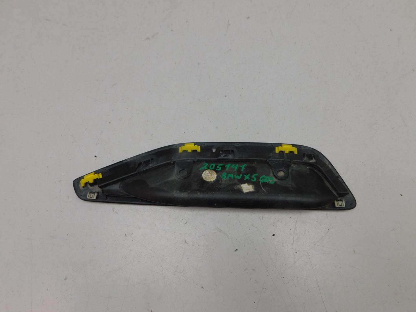 Накладка крыла переднего левого