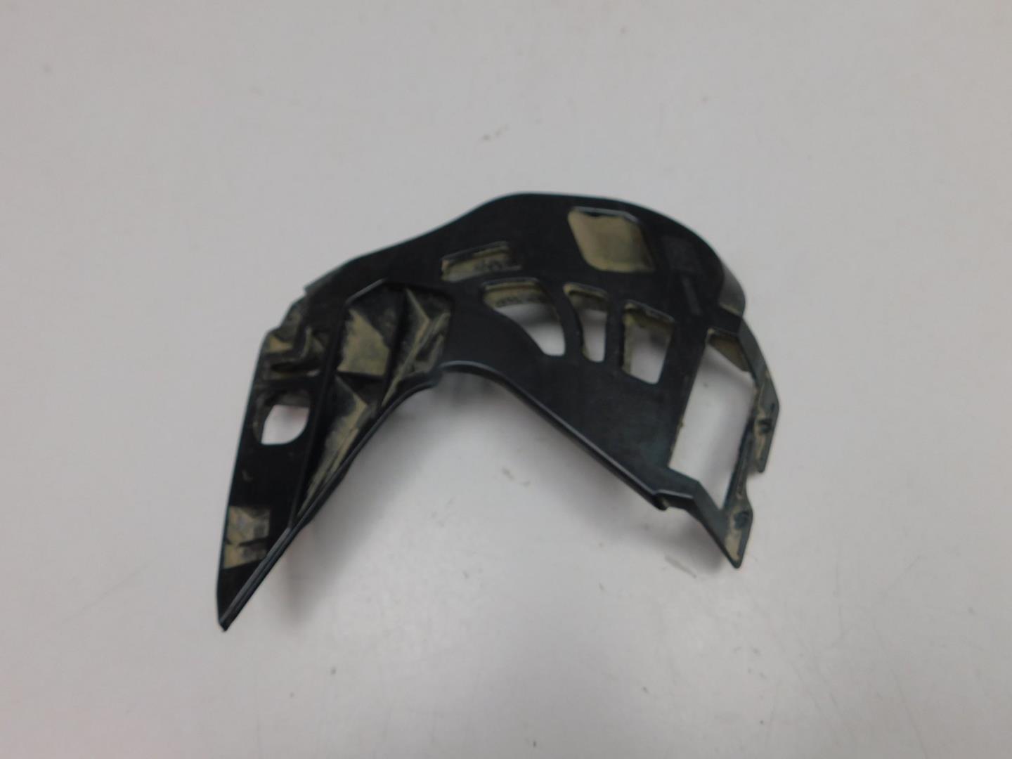 Кронштейн переднего бампера