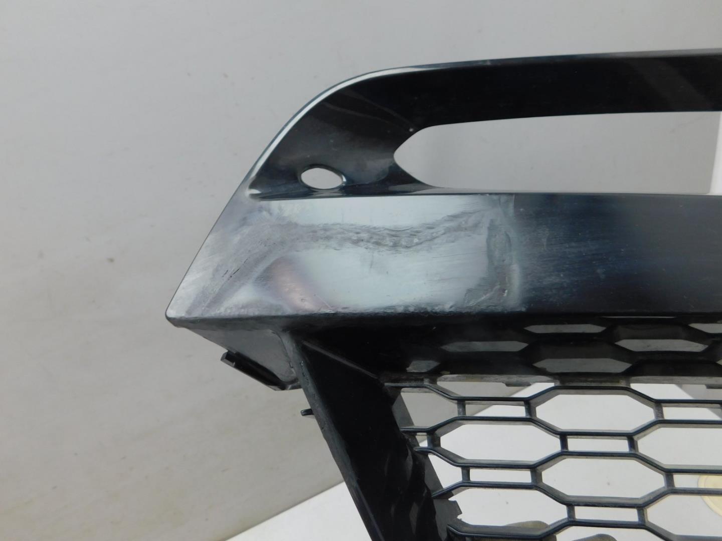 Решетка в бампер левая