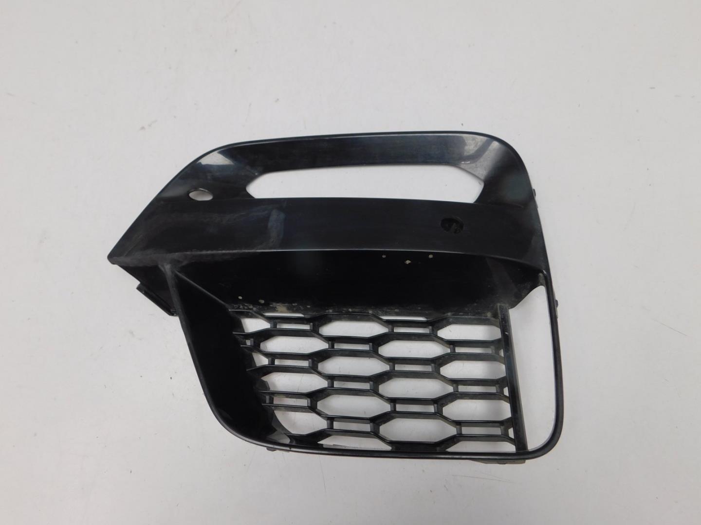 Решетка в бампер левая