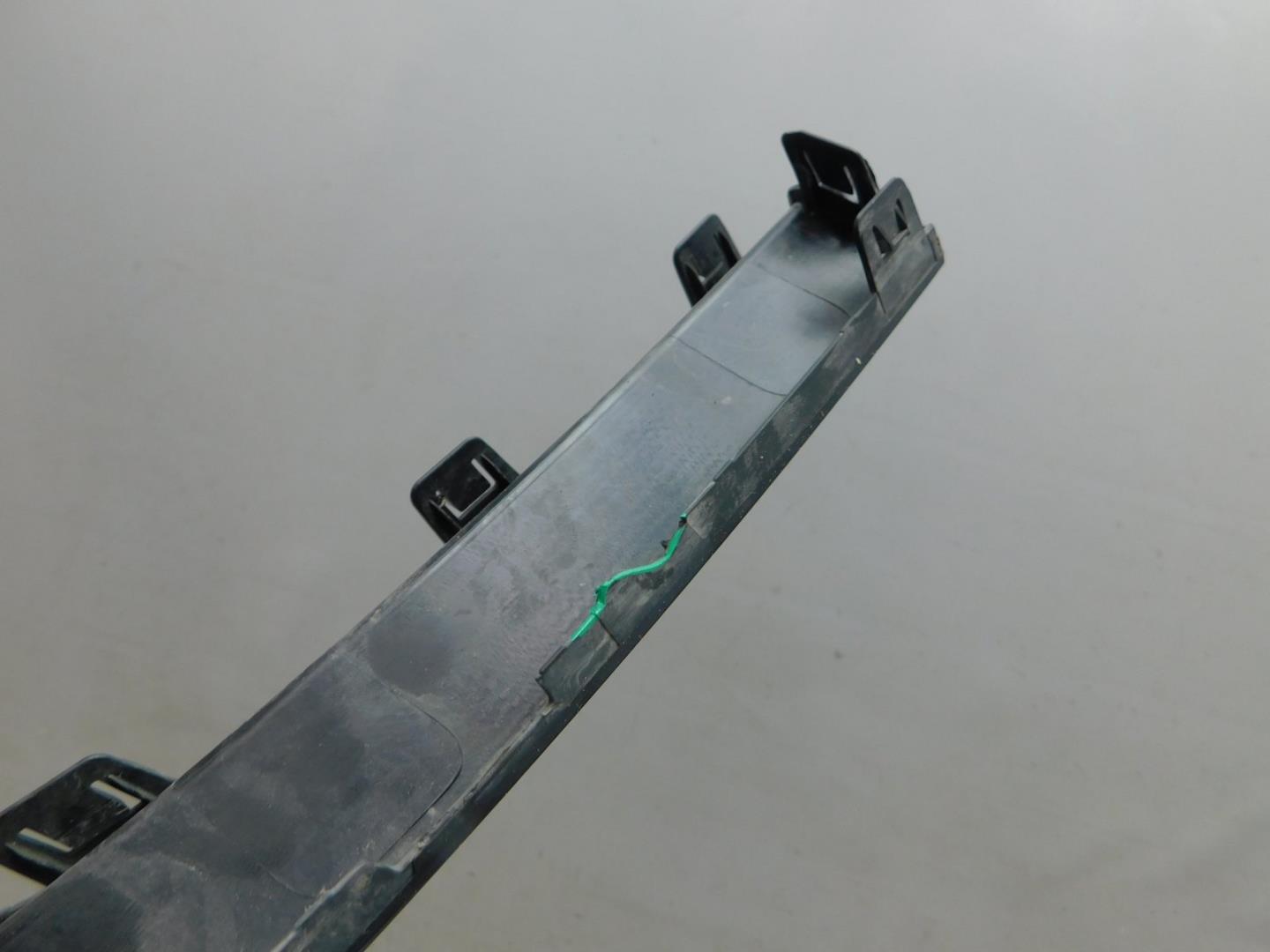 Накладка переднего бампера