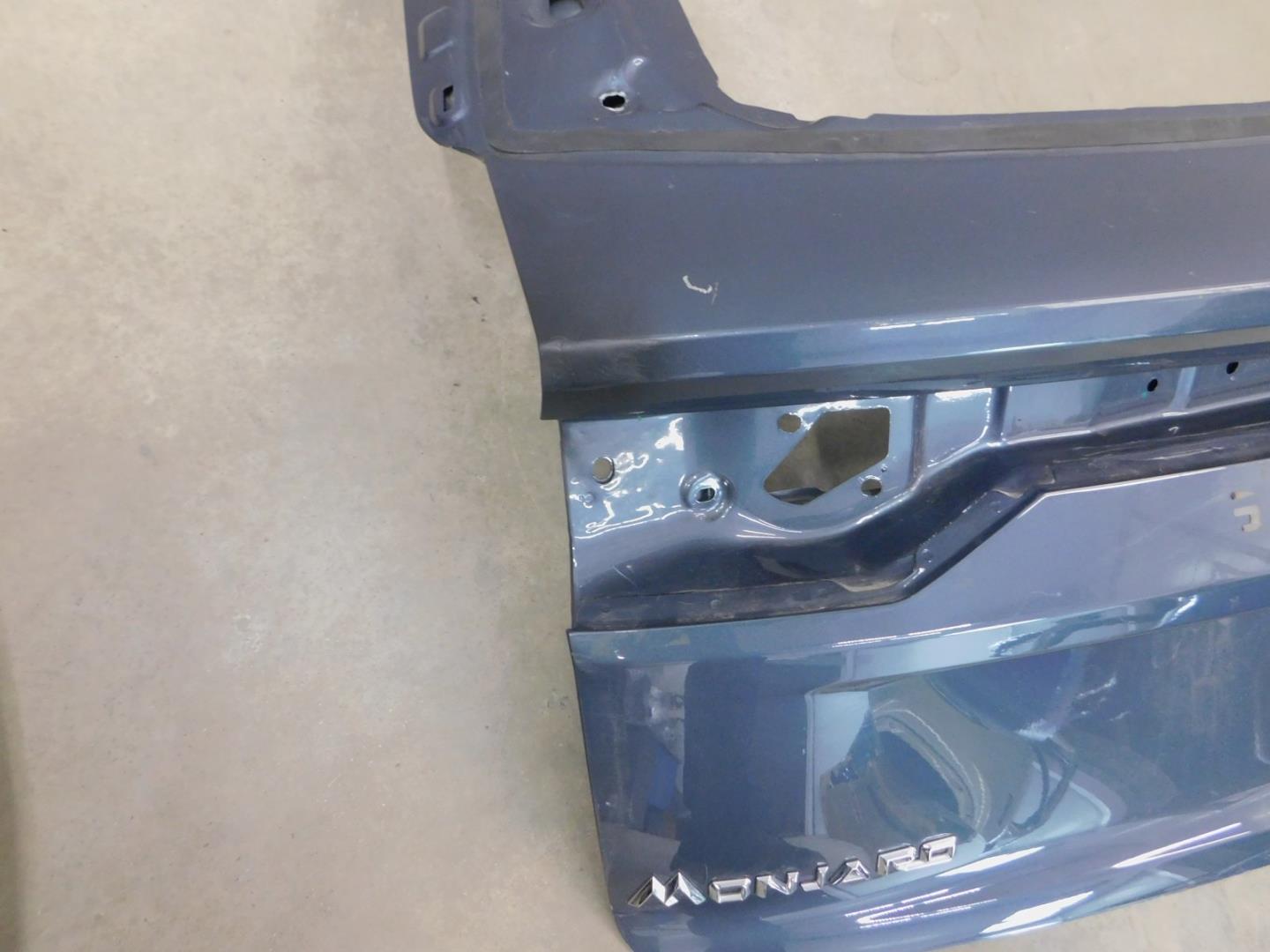 Дверь багажника