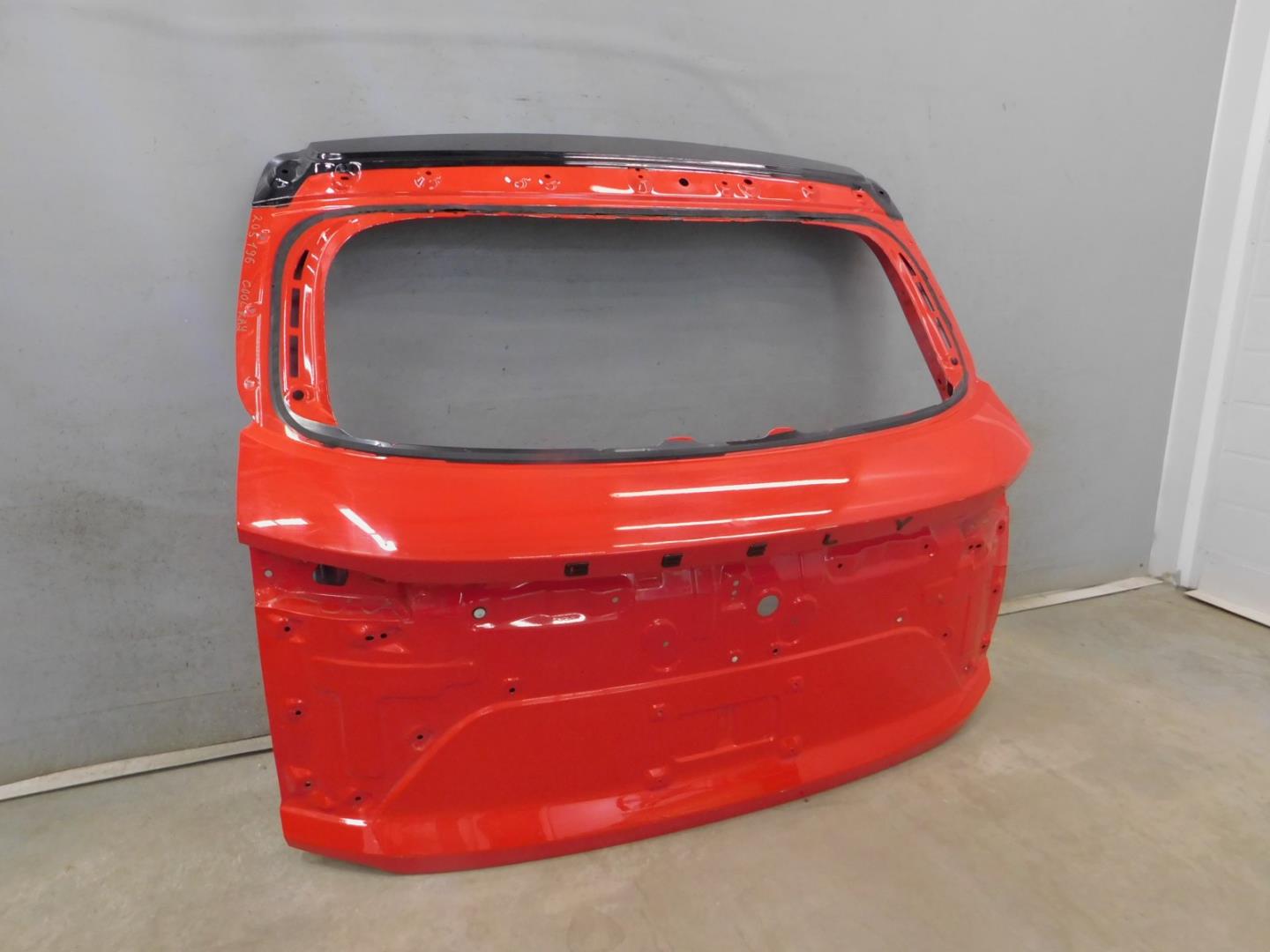 Дверь багажника