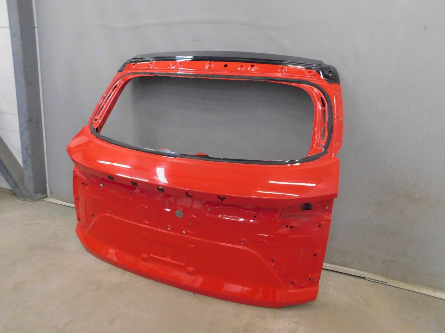 Дверь багажника