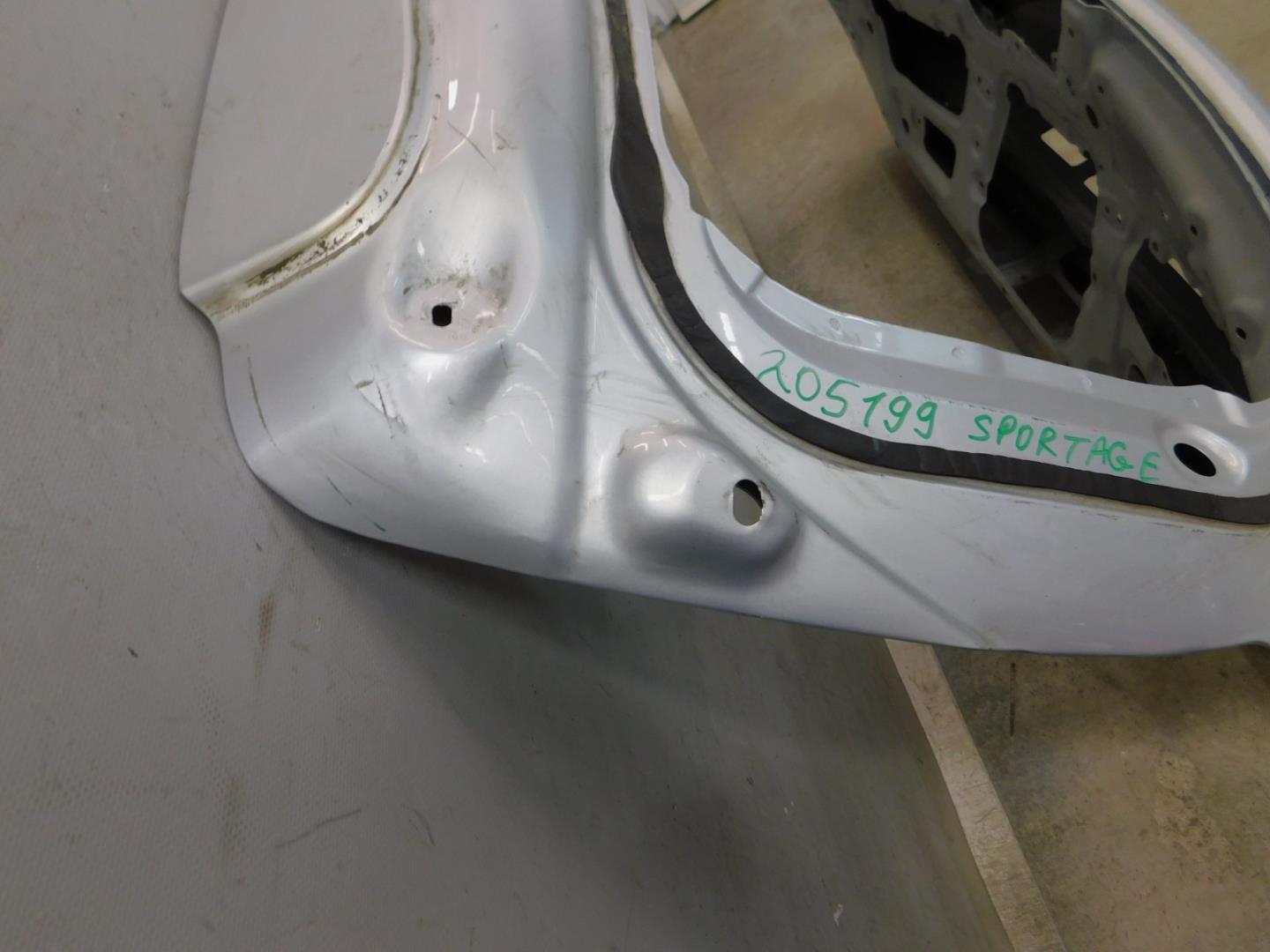 Дверь багажника