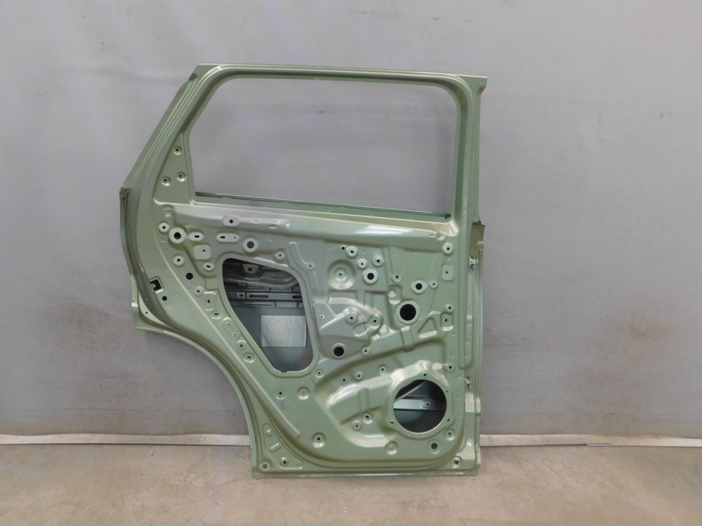 Дверь задняя левая