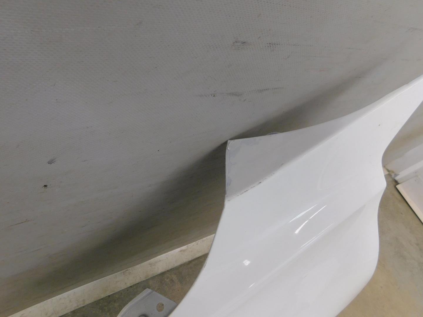 Крыло переднее левое