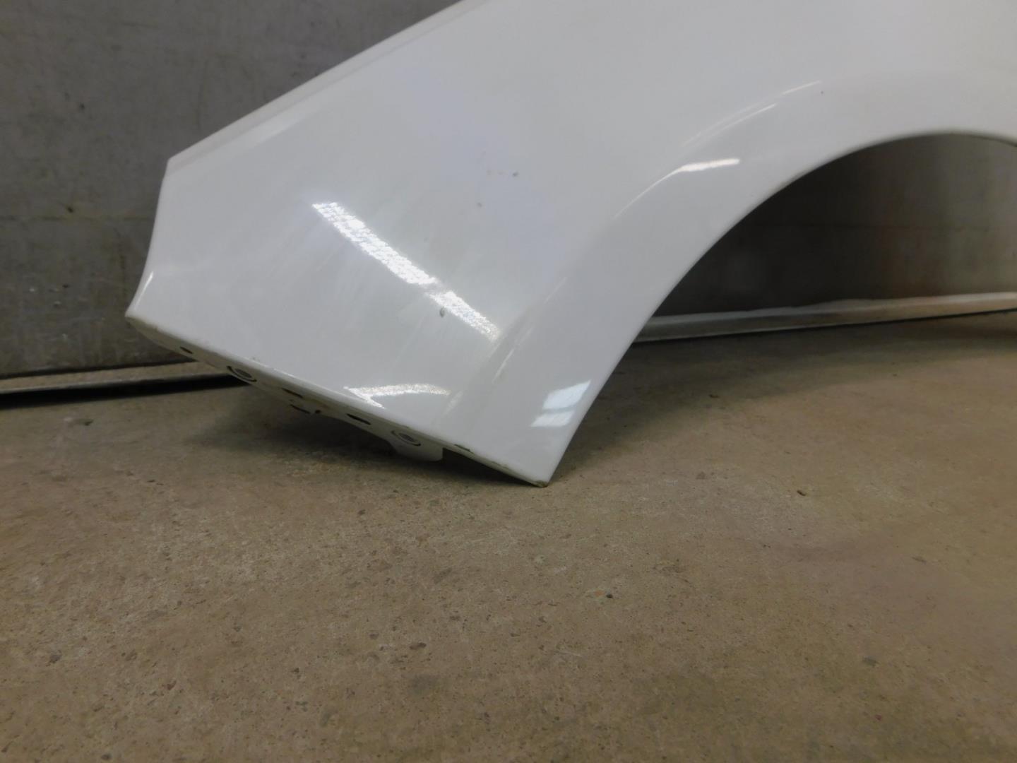 Крыло переднее левое