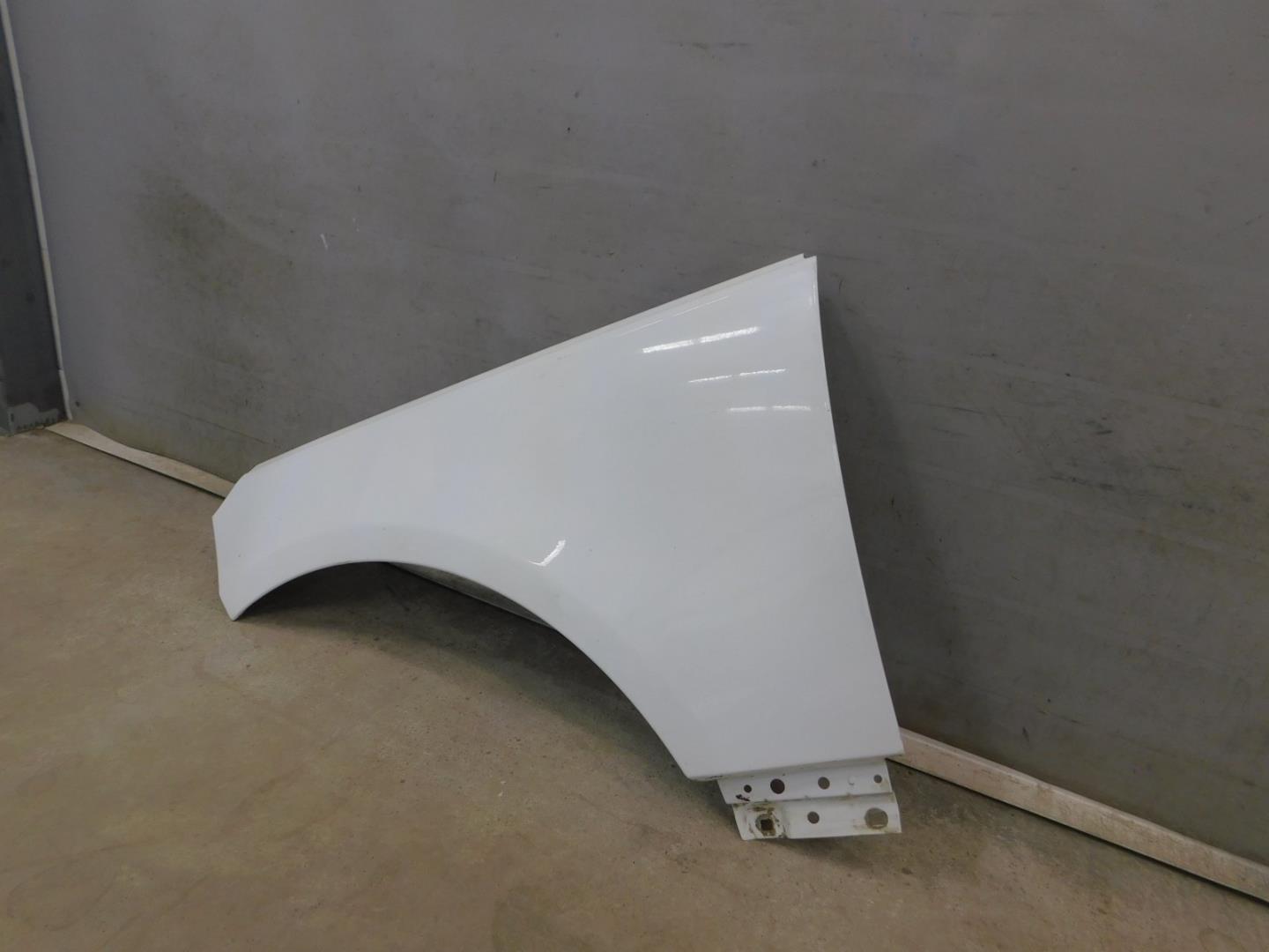 Крыло переднее левое