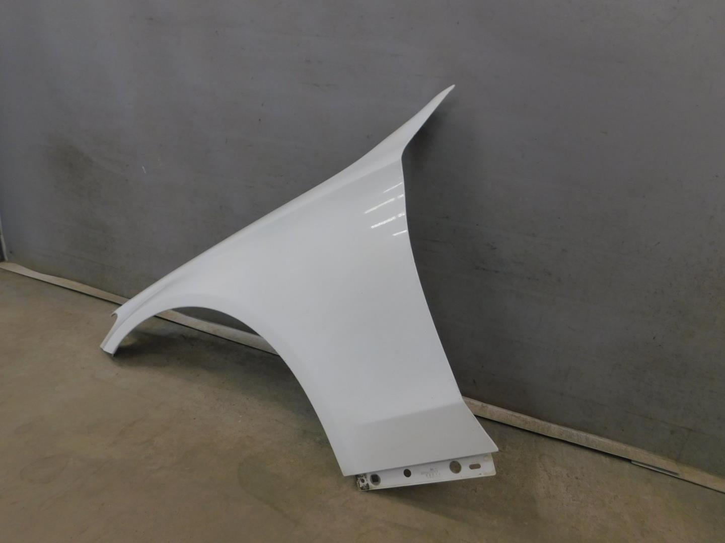 Крыло переднее левое