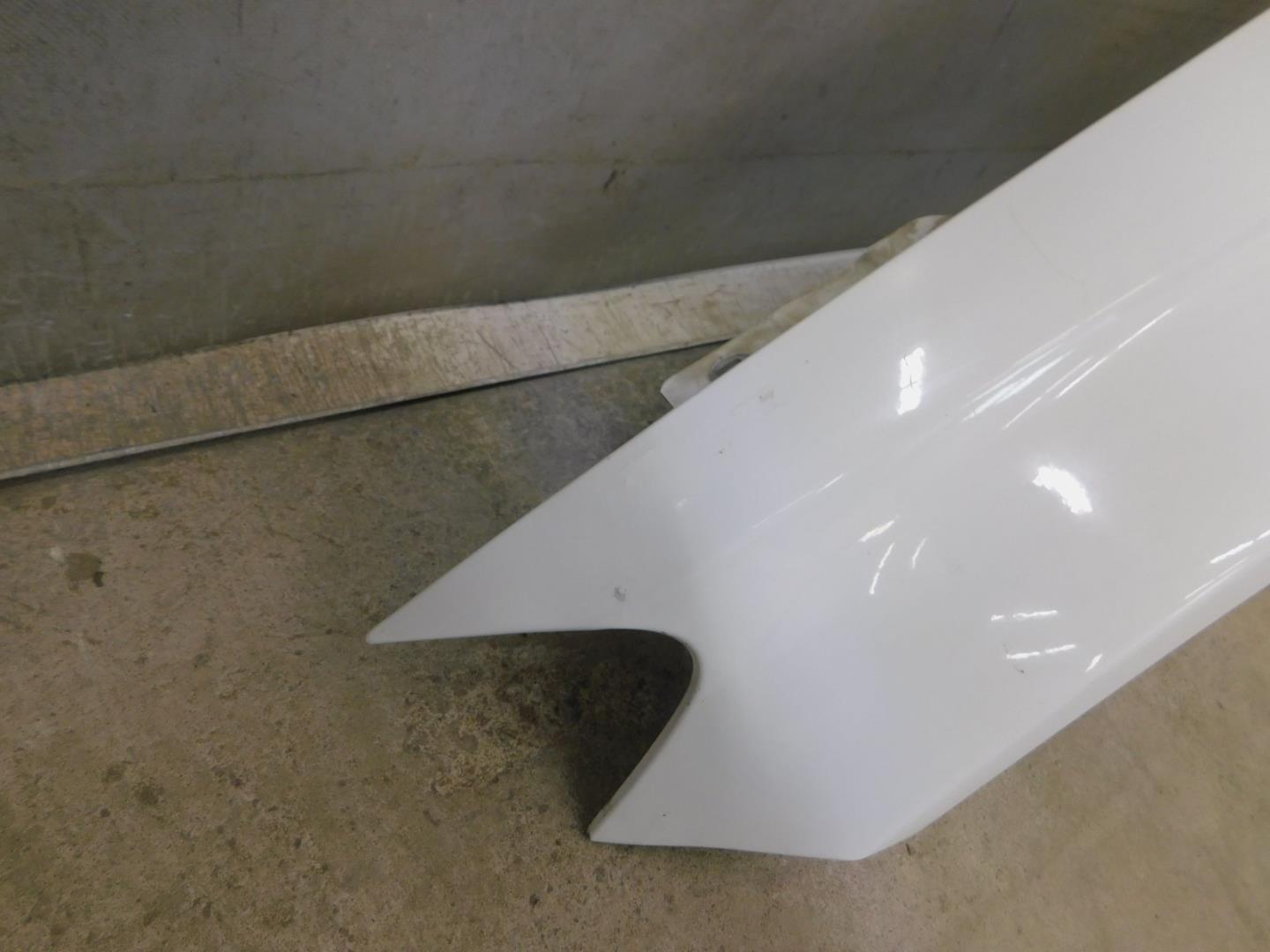 Крыло переднее левое