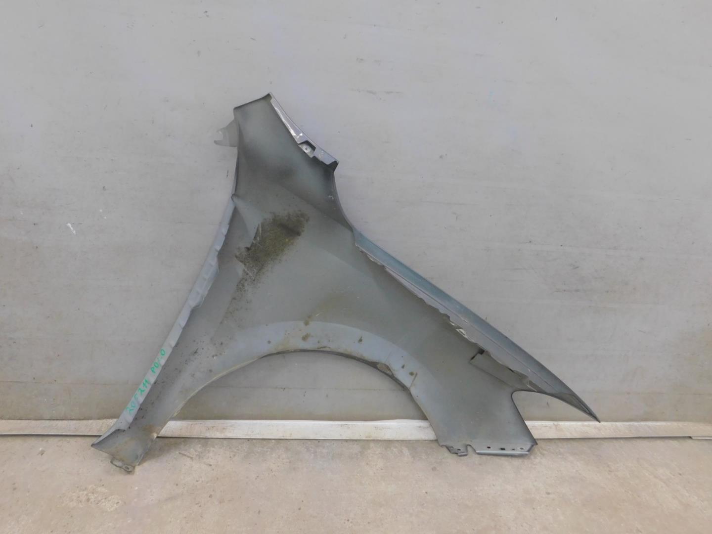 Крыло переднее левое